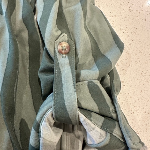 NWT-IMAN Green Zebra Print Blouse - Picture 7 of 7